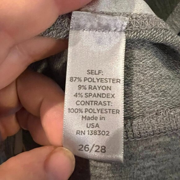 Size 26/28 - Avenue - Gray and Multicolored 3/4 Sleeve Heavy Knit Pullover - Picture 4 of 6